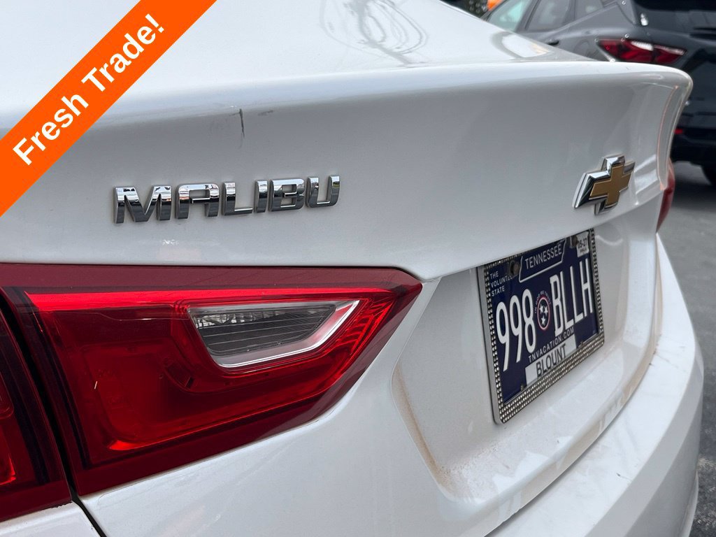 Used 2016 Chevrolet Malibu LT w/ Leather Package FWD image 9
