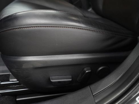 Used 2021 MAZDA MAZDA3 Hatchback w/Premium Plus Pkg image 24