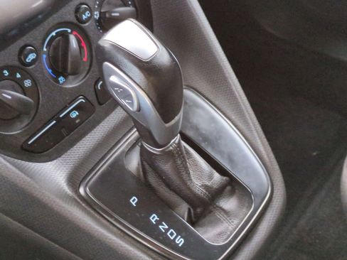 Used 2015 Ford Transit Connect XLT image 28