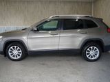 Used 2019 Jeep Cherokee Latitude w/ Popular Appearance Group image 5