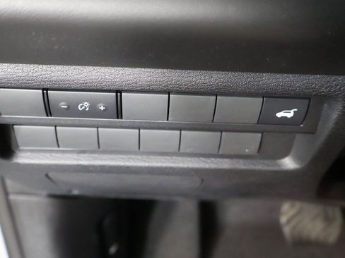 New 2025 Mitsubishi Outlander SE image 39