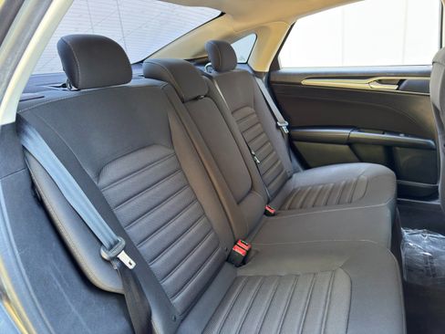 Used 2019 Ford Fusion SE image 31