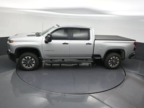 Used 2022 Chevrolet Silverado 2500 Custom w/ Custom Convenience Package AWD/4WD image 16