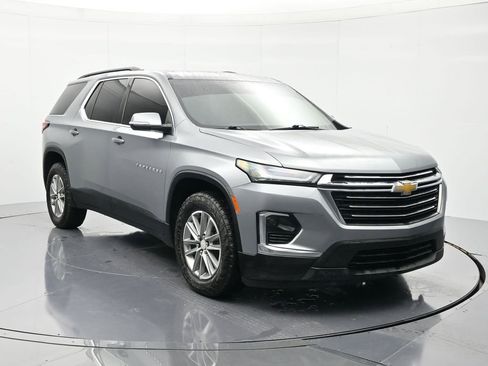 Used 2023 Chevrolet Traverse LT FWD image 3