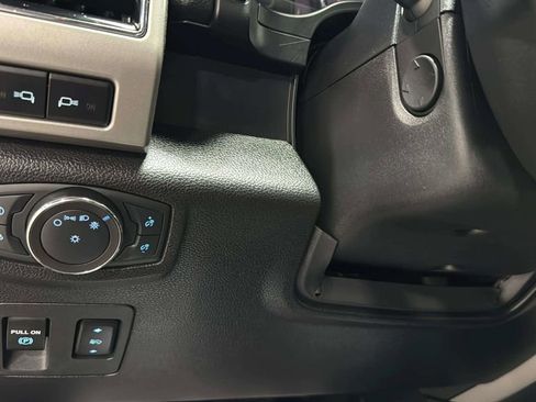 Used 2019 Ford F150 Lariat w/ Equipment Group 502A Luxury AWD/4WD image 34