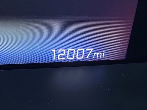 Used 2023 Chevrolet Colorado Z71 w/ Z71 Convenience Package 2 image 11