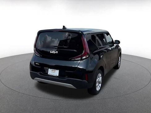 Used 2025 Kia Soul LX w/ LX Technology Package FWD image 15