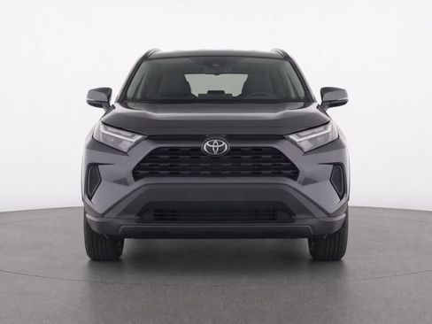 Used 2025 Toyota RAV4 XLE AWD/4WD image 4
