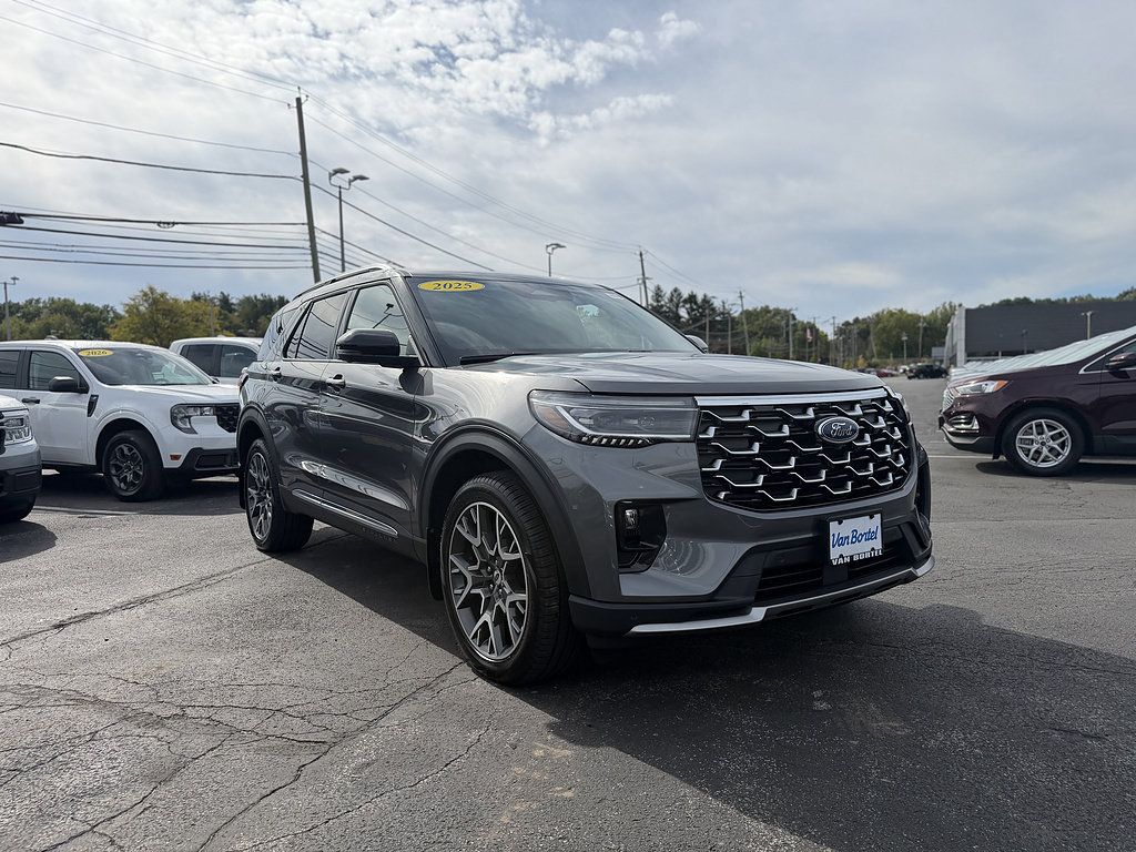 Used 2025 Ford Explorer Platinum w/ Ultimate Package AWD/4WD image 10