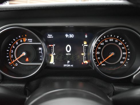 Used 2021 Jeep Gladiator Sport image 30