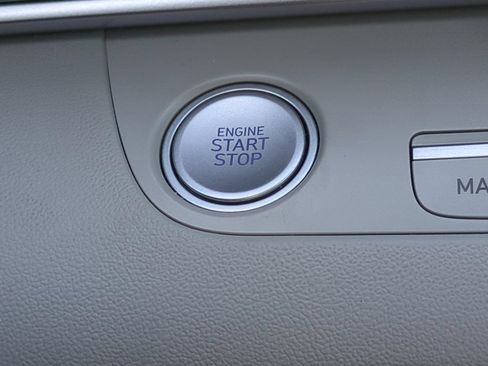 Used 2023 Hyundai Elantra Limited FWD image 23