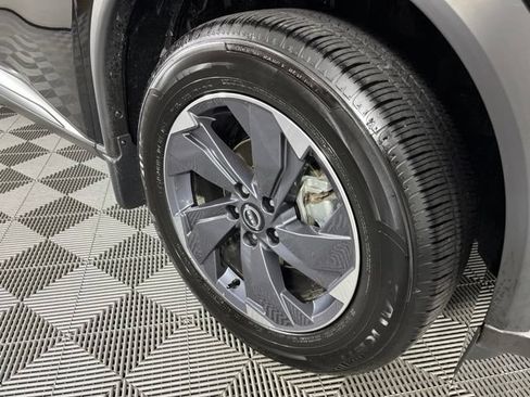 Certified 2026 Nissan Rogue SV FWD image 15