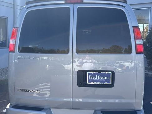 Used 2023 Chevrolet Express 2500 Extended RWD image 7