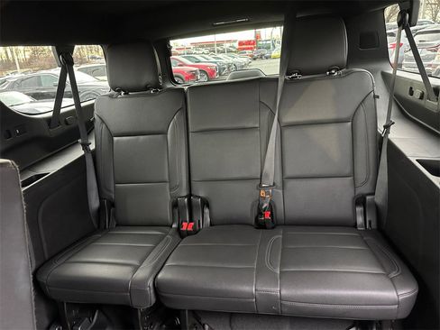 Used 2024 Chevrolet Suburban LT image 22