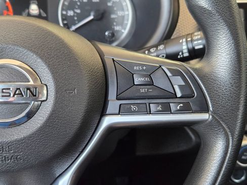 Used 2019 Nissan Kicks SV FWD image 21