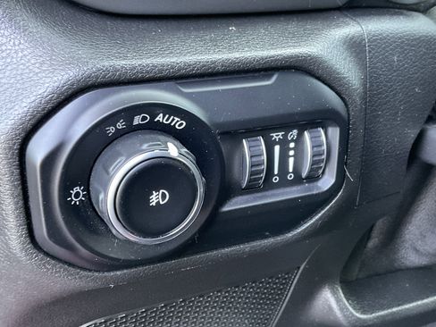 Used 2021 Jeep Wrangler Unlimited Sahara w/ Uconnect 4C Nav & Sound Group image 28