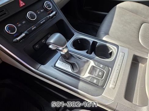 Used 2023 Kia Carnival LX FWD image 29