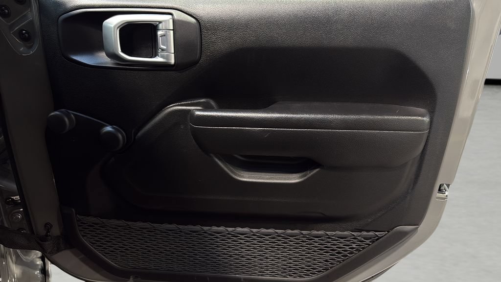 Used 2023 Jeep Wrangler Sport AWD/4WD image 10