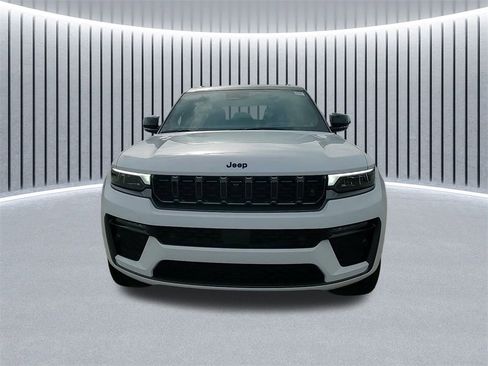 New 2026 Jeep Grand Cherokee Summit image 18