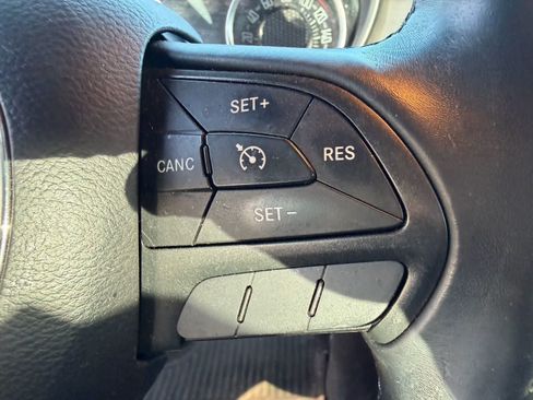 Used 2016 Dodge Challenger SXT RWD image 11