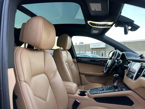 Used 2017 Porsche Macan S image 24