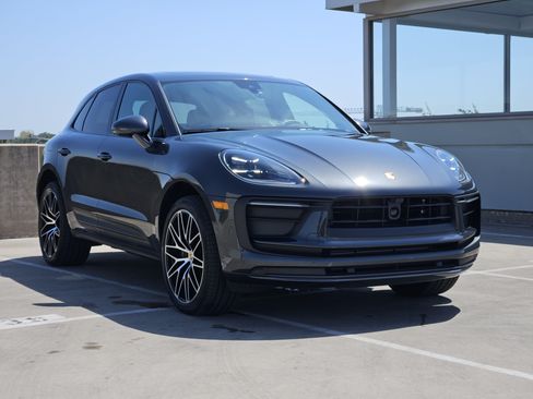 Certified 2026 Porsche Macan AWD/4WD image 10