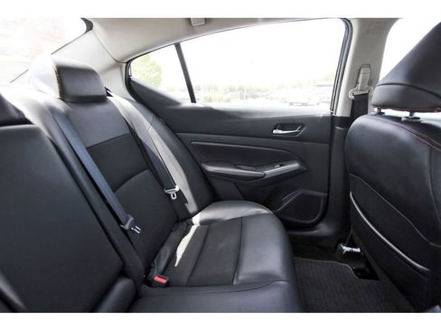 Used 2021 Nissan Altima 2.5 SR w/ SR Premium Package image 13