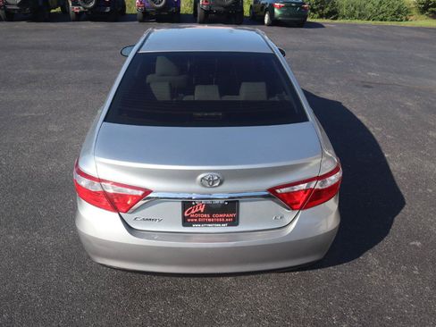 Used 2017 Toyota Camry LE FWD image 10