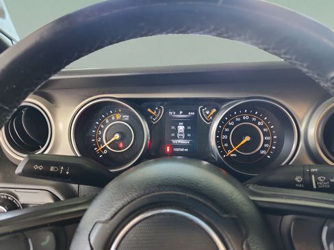 Used 2018 Jeep Wrangler Sport AWD/4WD image 10