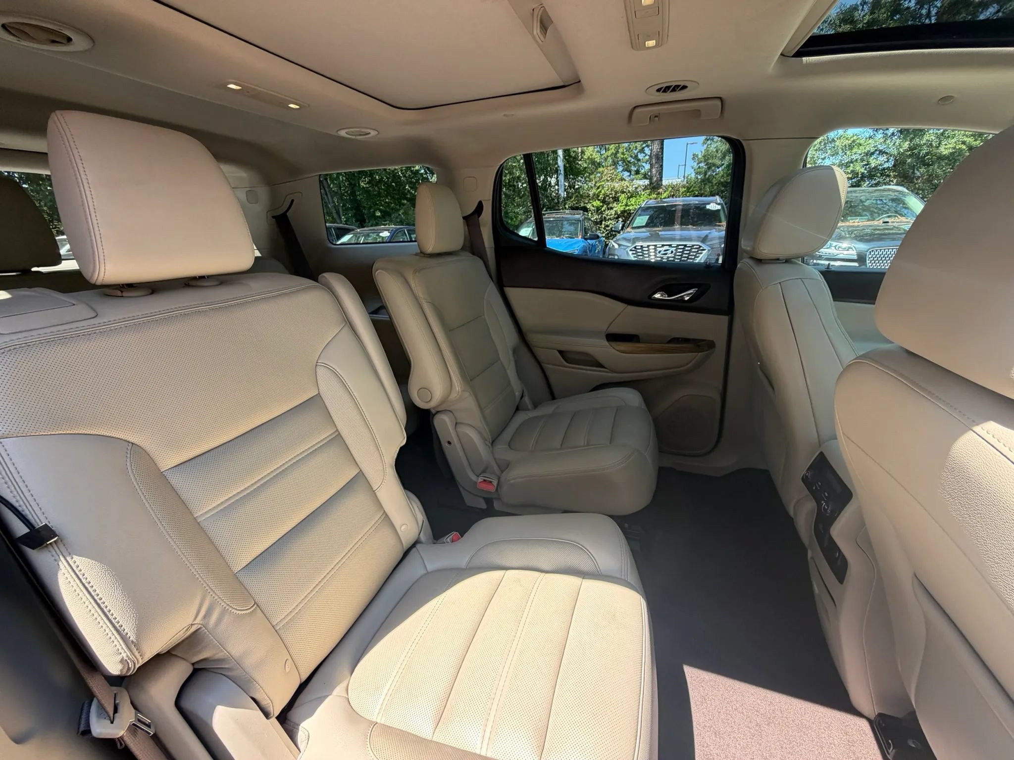 Used 2018 GMC Acadia Denali AWD/4WD image 14