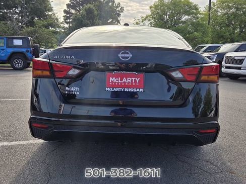 Used 2025 Nissan Altima 2.5 SV FWD image 4