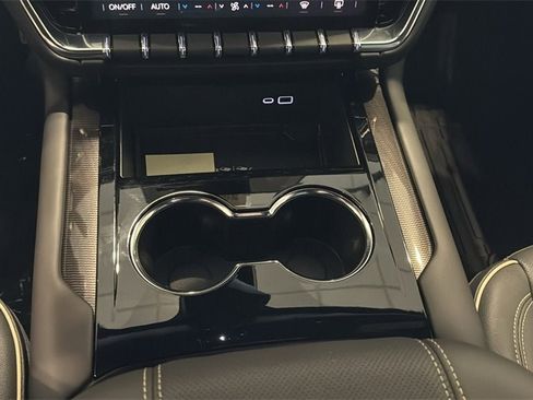 New 2026 GMC Yukon XL Elevation image 27