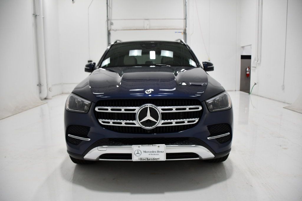 Used 2025 Mercedes-Benz GLE 450e 4MATIC image 2