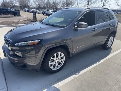 Used 2015 Jeep Cherokee Latitude w/ Cold Weather Group image 2