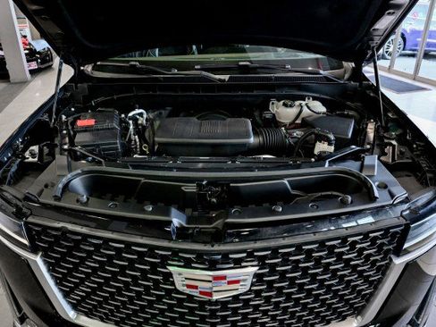 Used 2023 Cadillac Escalade ESV Premium Luxury image 53