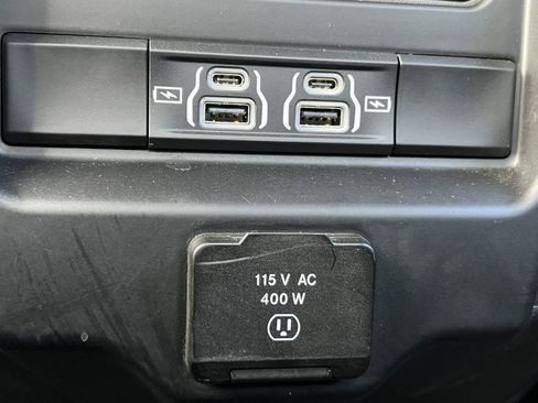 Used 2022 RAM 1500 Laramie AWD/4WD image 35