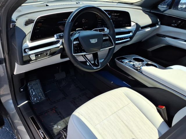 Used 2023 Cadillac Lyriq 2WD image 3