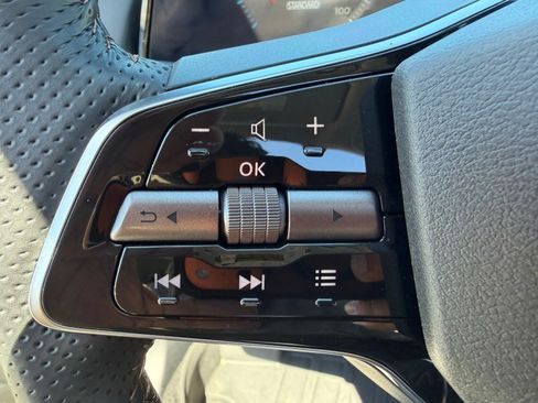 Used 2023 Nissan Ariya FWD image 13