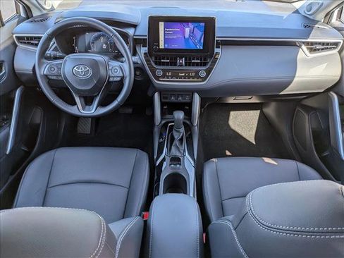 Used 2024 Toyota Corolla Cross XLE w/ Convenience Package AWD/4WD image 18