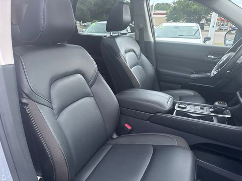 Used 2023 Nissan Pathfinder SL w/ SL Premium Package AWD/4WD image 54