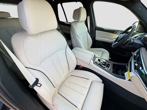 New 2026 BMW X5 xDrive50e w/ Executive Package image 15
