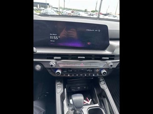 Used 2025 Kia Telluride S FWD image 18