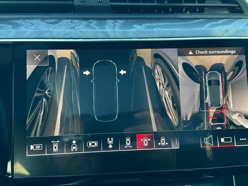 Used 2019 Audi e-tron Prestige w/ Prestige Package image 32