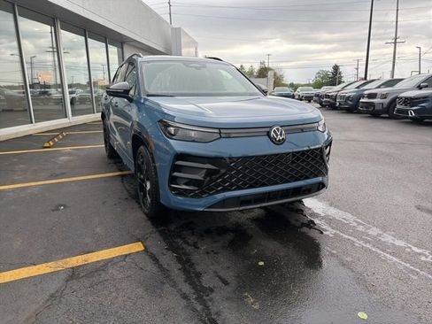 New 2026 Volkswagen Tiguan SE R-Line AWD/4WD image 8