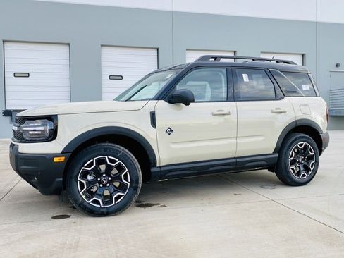 New 2025 Ford Bronco Sport Outer Banks w/ Outer Banks Tech Package+ image 1