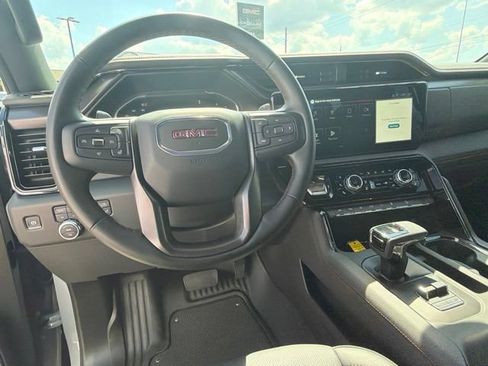 Used 2025 GMC Sierra 1500 AT4 w/ AT4 Premium Package AWD/4WD image 16