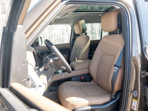 New 2026 Land Rover Defender 110 S image 19