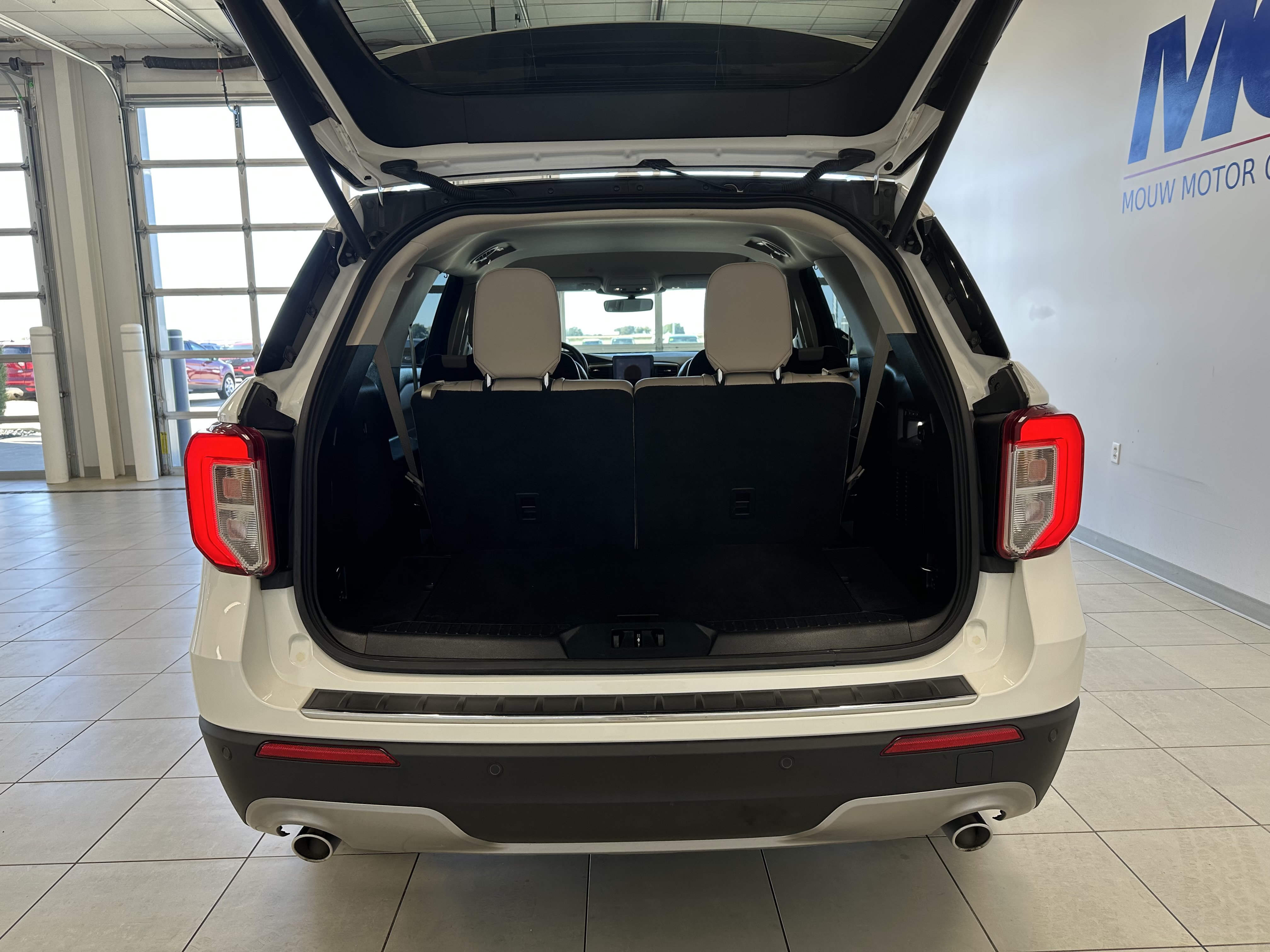 Used 2020 Ford Explorer Limited AWD/4WD image 7