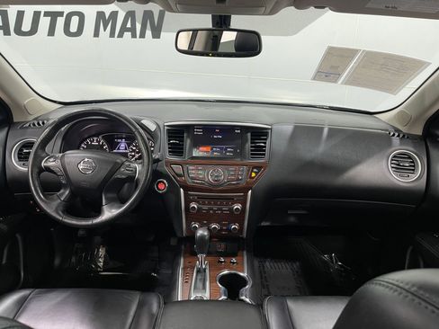 Used 2019 Nissan Pathfinder Platinum image 19