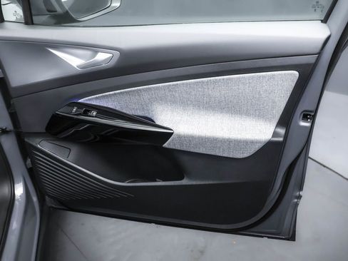 Used 2023 Volkswagen ID.4 Pro image 27